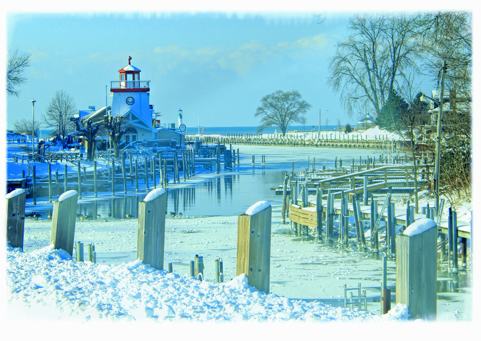 Yacht Club in Winter